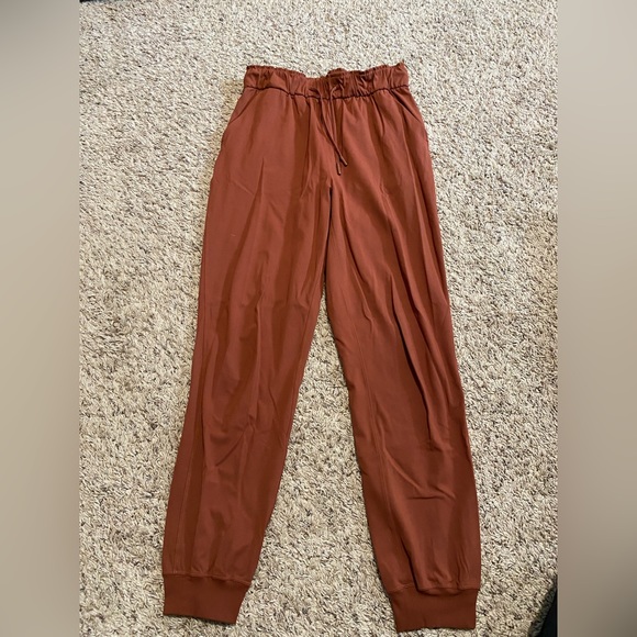 lululemon athletica Pants - Stretch Full Length Jogger, size 6